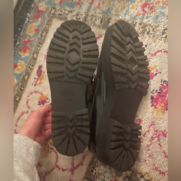 Zara platform loafers with gold chain details - Picture 2 of 4